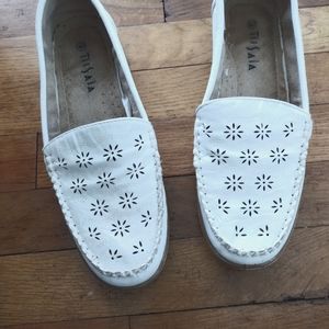 European leather shoes worn once. Fits narrow.